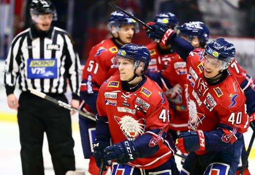 Bröderna Mathis Olimb och Ken Andre Olimb jublar