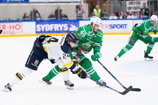 Rögles Sebastian Collberg och HV71 Stefan Elliott