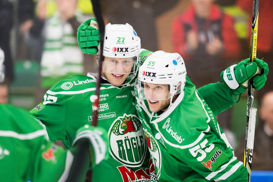 Rögles Jesper Williamsson jublar