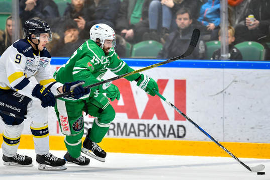 s Victor Ejdsell jagar Rögles Taylor Matson