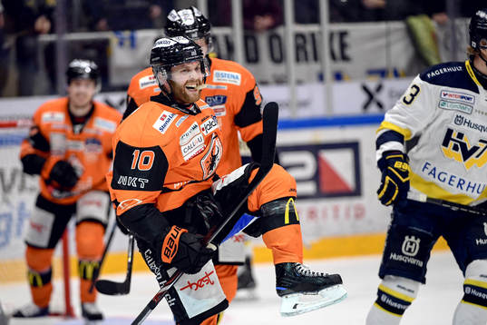 Karlskronas Mattias Guter jublar