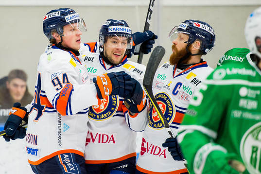 Växjös Joel Persson jublar for 3-1