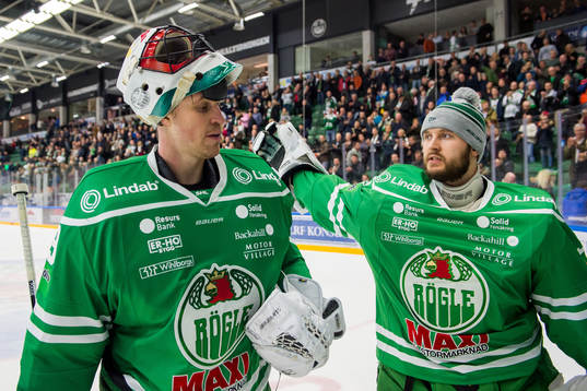 Rögles målvakt Emil Kruse och målvakt Ville Kolppanen
