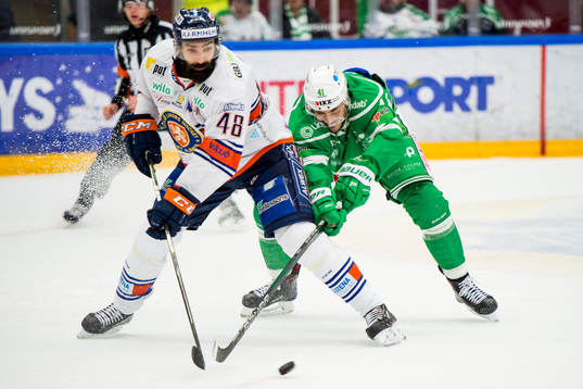 Växjös Daniel Rahimi och Rögles Daniel Widing