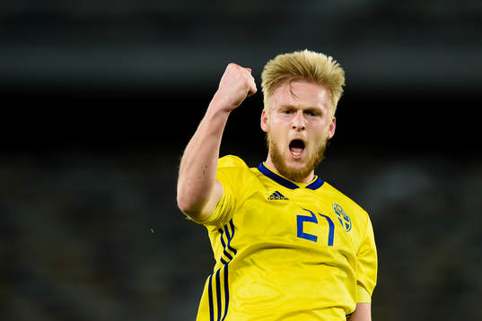 Sveriges Kalle Holmberg jublar efter 1-1