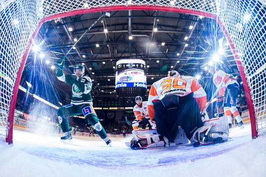 Färjestads Niklas Fogström jublar