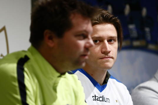 Norrköpings tränare Jens Gustafsson presenterar Simon