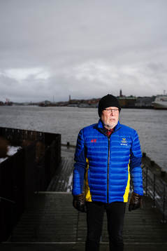 Förbundskaptenen för Sveriges damlandslag i ishockey Leif