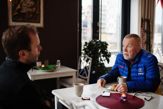 Förbundskaptenen för Sveriges damlandslag i ishockey Leif