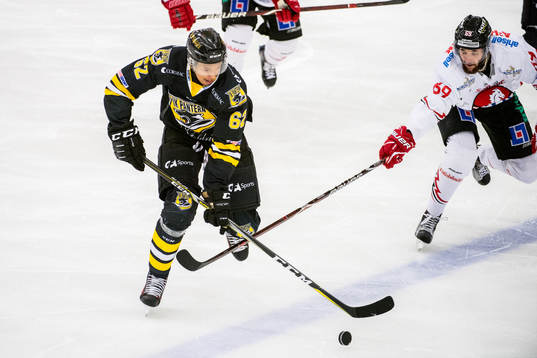 Panterns Oscar Nord och Vita Hästens Emil Eriksson