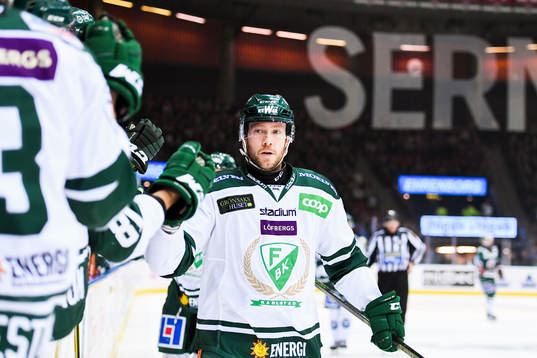 Färjestads Linus Persson jublar