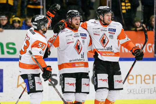 Karlskronas Joachim Rohdin , Bobbo Petersson jublar