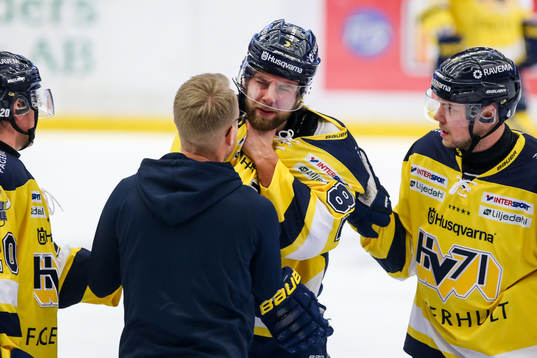 s Kevin Stenlund har ont