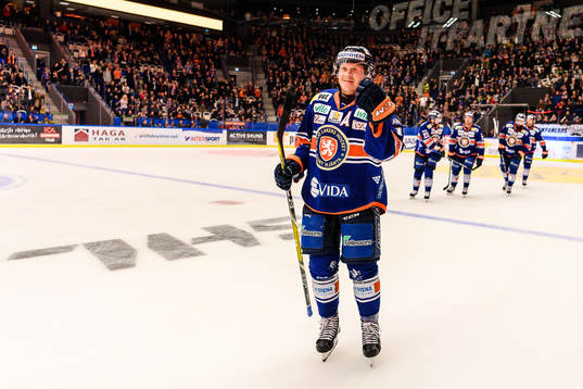 Växjös Tuomas Kiiskinen jublar