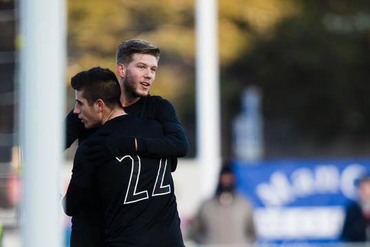s Nicolas Marcelo Stefanelli jublar med Anton Salétros efter 0-1 under träningsmatchen i fotboll mellan Frej och AIK den 20 Januari 2018 i Stockholm. 
