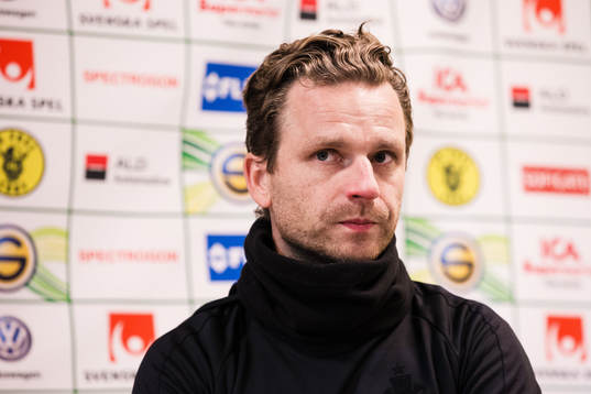 s assisterande tränare Bartosz Grzelak