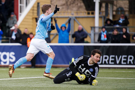 Malmö FFs Teddy Bergqvist jublar efter att han gjort 1-0-målet