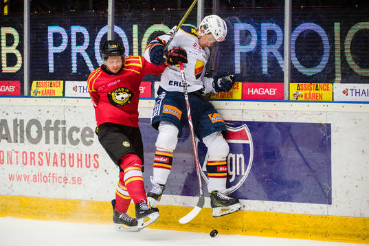 Brynäs Elias Fälth  och Djurgårdens Linus Johansson