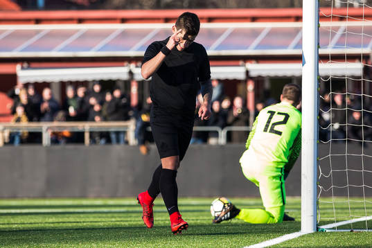 s Nicolas Marcelo Stefanelli jublar