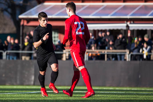 s Nicolas Marcelo Stefanelli jublar