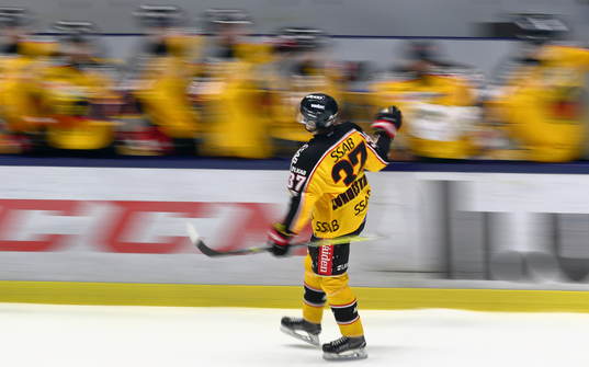 Luleås Isac Lundeström jublar