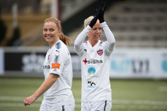 Rosengårds Glodis Perla Viggosdottir och Caroline Seger