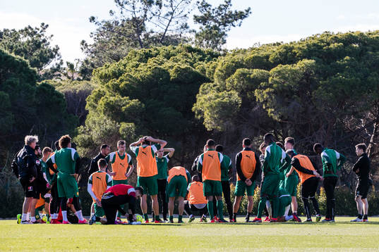 Hammarbys spelare samlas