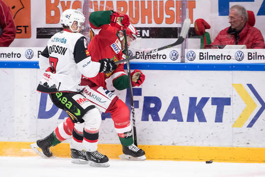 Malmö Redhawks Johan Olofsson och Moras Brandon Gormley  i