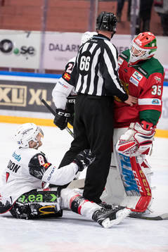 Moras målvakt Christian Engstrand och Malmö Redhawks