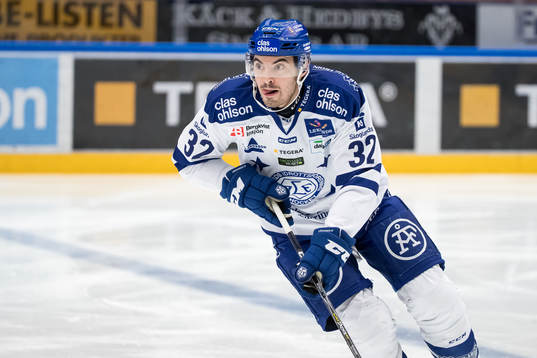 Leksands Patrick McNally i ishockeymatchen i