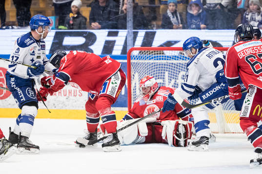 Leksands Jesper Ollas och Mattias Ritola framför