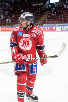 Västerviks Conny Strömberg är upprörd framför Leksands