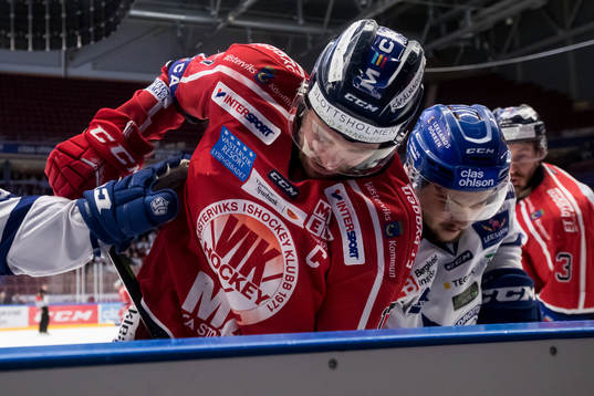 Västerviks Dan Pettersson och Leksands Emil Bemström  i