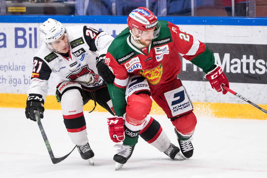 Malmö Redhawks Andy Miele och Moras Marcus Fagerudd  i