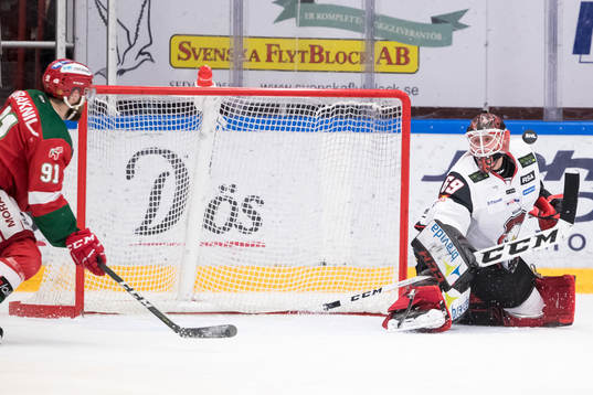 Malmö Redhawks målvakt Oscar Alsenfelt och Moras Jacob