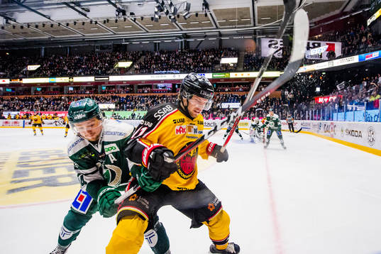 Färjestads Rasmus Asplund och Luleås Petter Emanuelsson