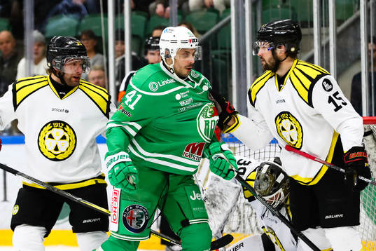 Brynäs Jonathan Granström och Simon Bertilsson i en kamp