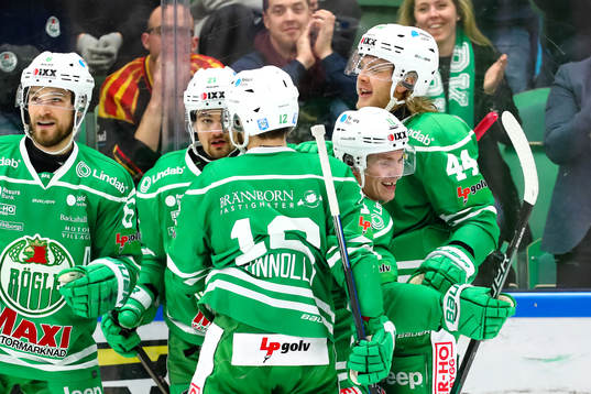 Rögles Bryan Lerg, Craig Schira och Olle Liss jublar