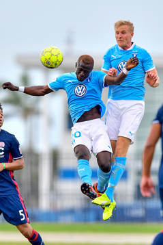 Malmö FFs Bonke Innocent och Malmö FFs Franz Brorsson