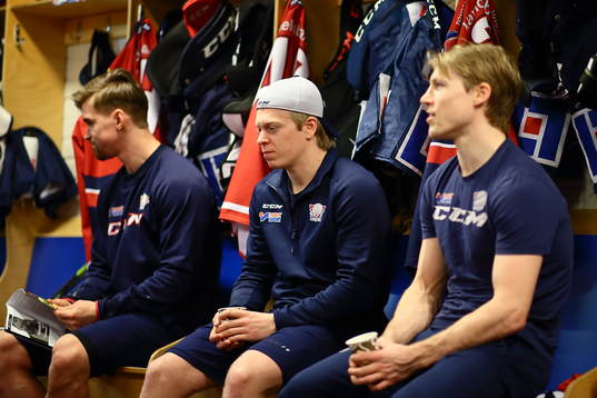 Linköpings Ken Andre Olimb före ishockeymatchen i SHL