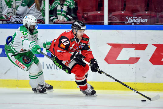 Malmö Redhawks Niklas Arell och Rögles Edwin Hedberg