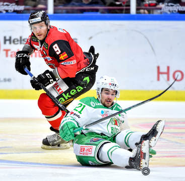 Rögles Kevin Gagné och Malmö Redhawks Frederik Storm