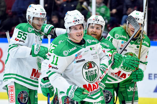 Rögles Bryan Lerg jublar med lagkamrater