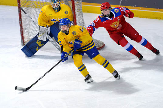 Maja Nylén-Persson of Sweden and Valeriia Pavlova of OAR