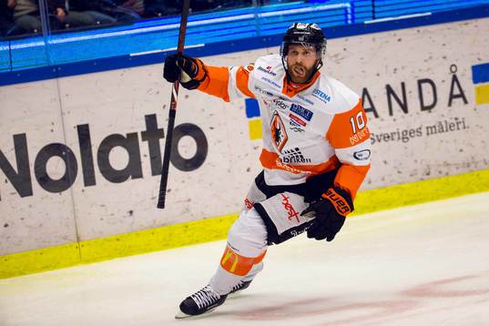 Karlskronas Mattias Guter jublar