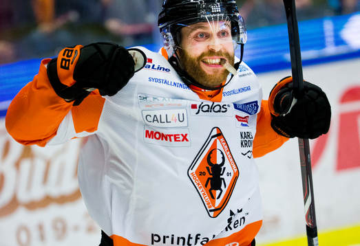 Karlskronas Mattias Guter gör 3-3 och jublar