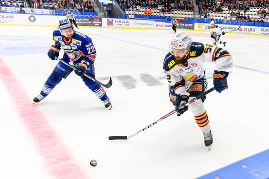 Växjös Janne Pesonen och Djurgårdens Mikael Ahlén