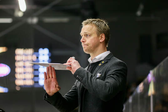 Skellefteåstränare Bert Robertsson tar timeout