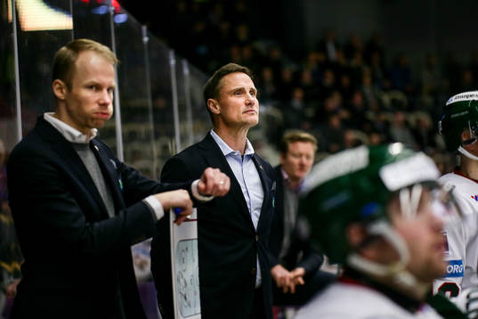 Frölundas tränare Roger Rönnberg och assisterande