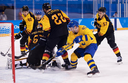 Oscar Möller of Sweden and Björn Krupp, Matthias Plachta